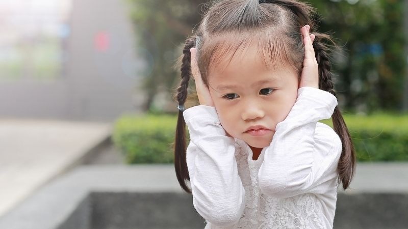 孩子對聲音很敏感、很容易被嚇到？3個方式協助孩子減緩聽覺刺激